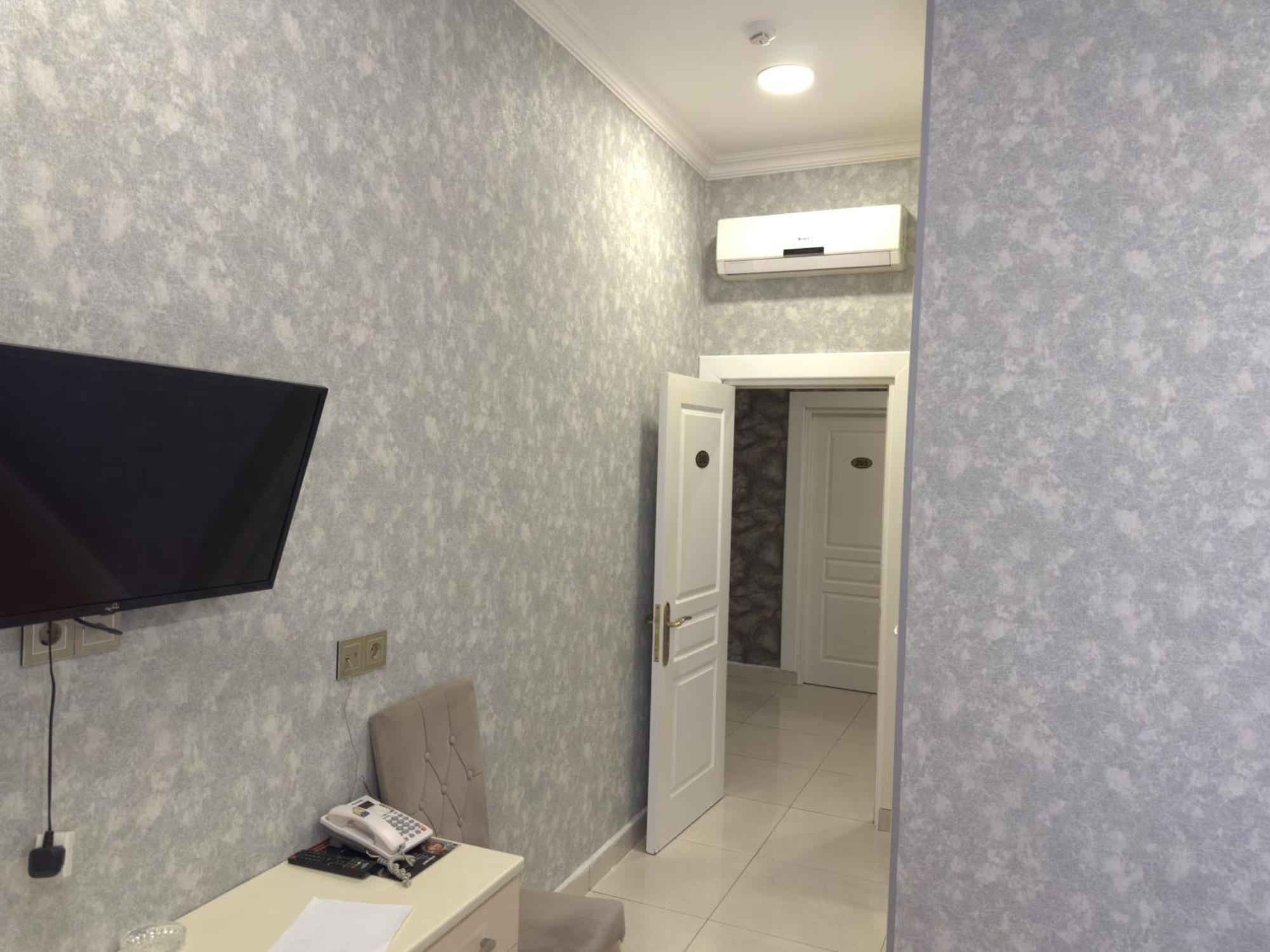 Eleon Hotel Баку Екстериор снимка